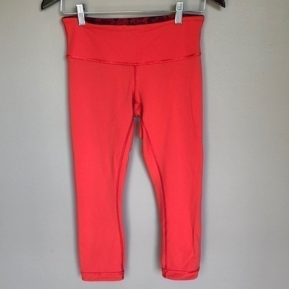 Lululemon Reverseable Crop Legging - image 8
